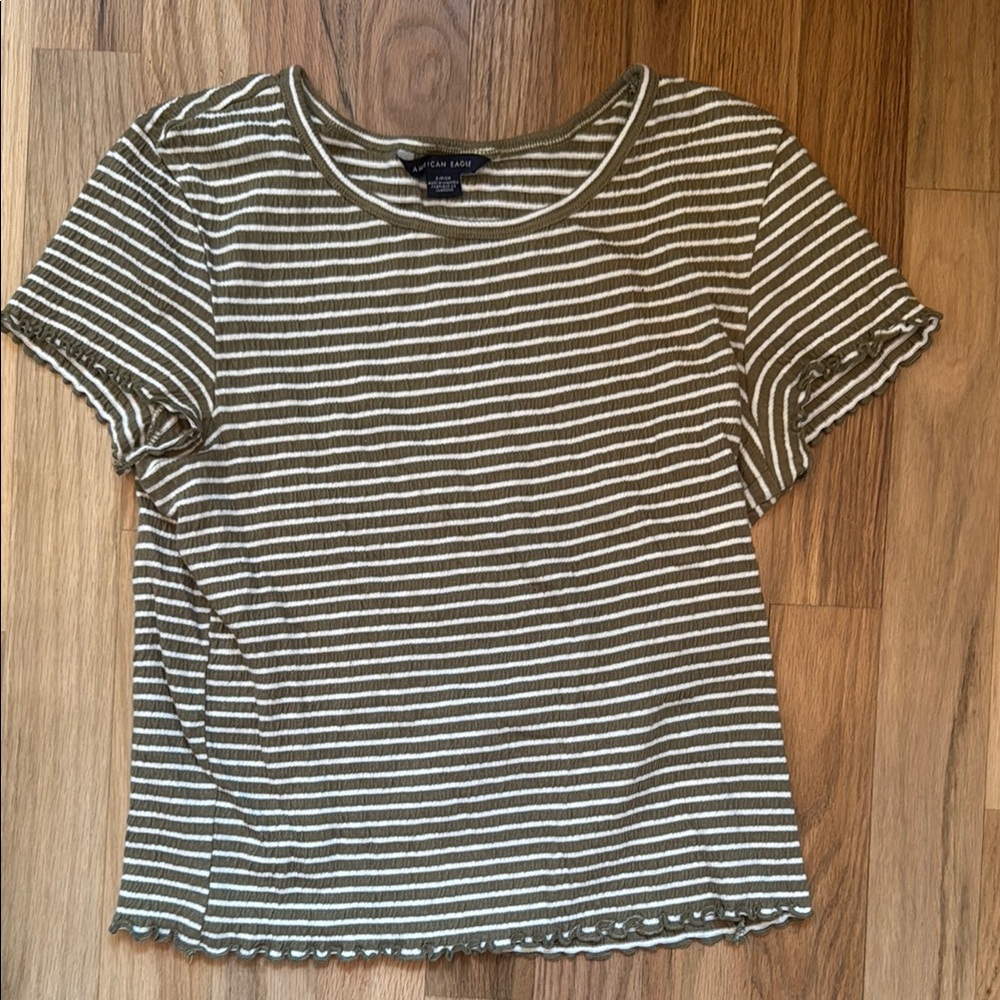 American Eagle Green Women's T